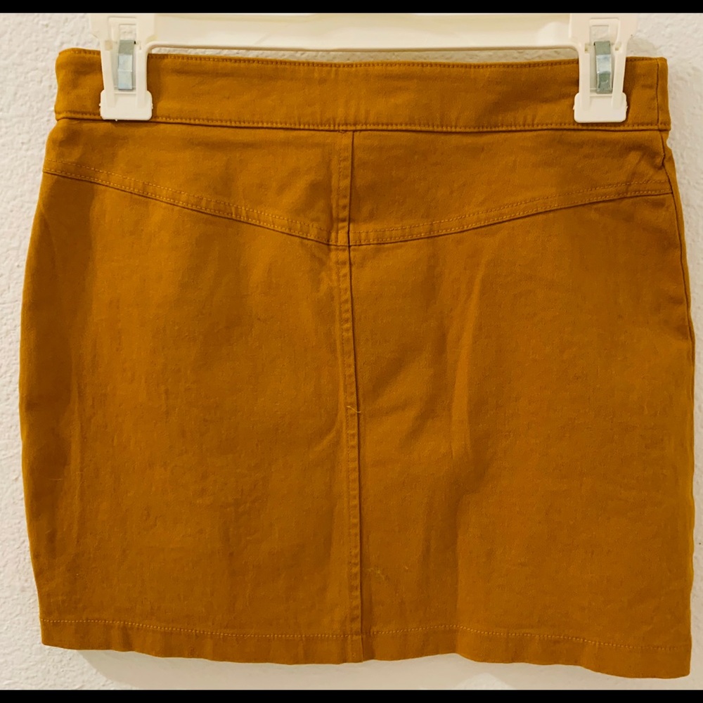 skirt - Picture 2 of 3